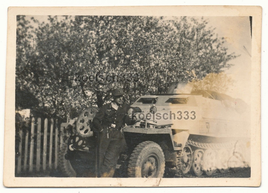Foto Panzermann am Schützenpanzer 1944