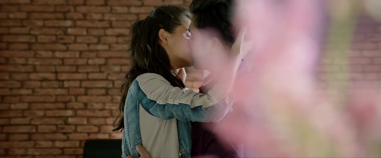 Switchh-2021-Web-Rip-Hindi-720p-x264-AVC-HE-AAC-2-0-mkv-0001