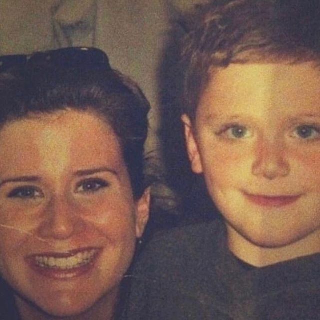 Potret masa kecil penyanyi Bazzi.