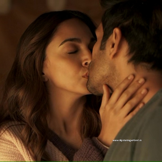 26-Kiara-Advani-Hot-in-Satyaprem-Ki-Katha-2023-with-Kartik-Aryan-My-Vantage-Point