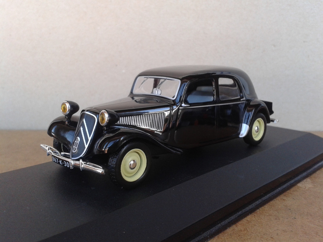 1952 Citroën Traction Avant 11 B (Ixo – nº2 La Route Bleu) (4)