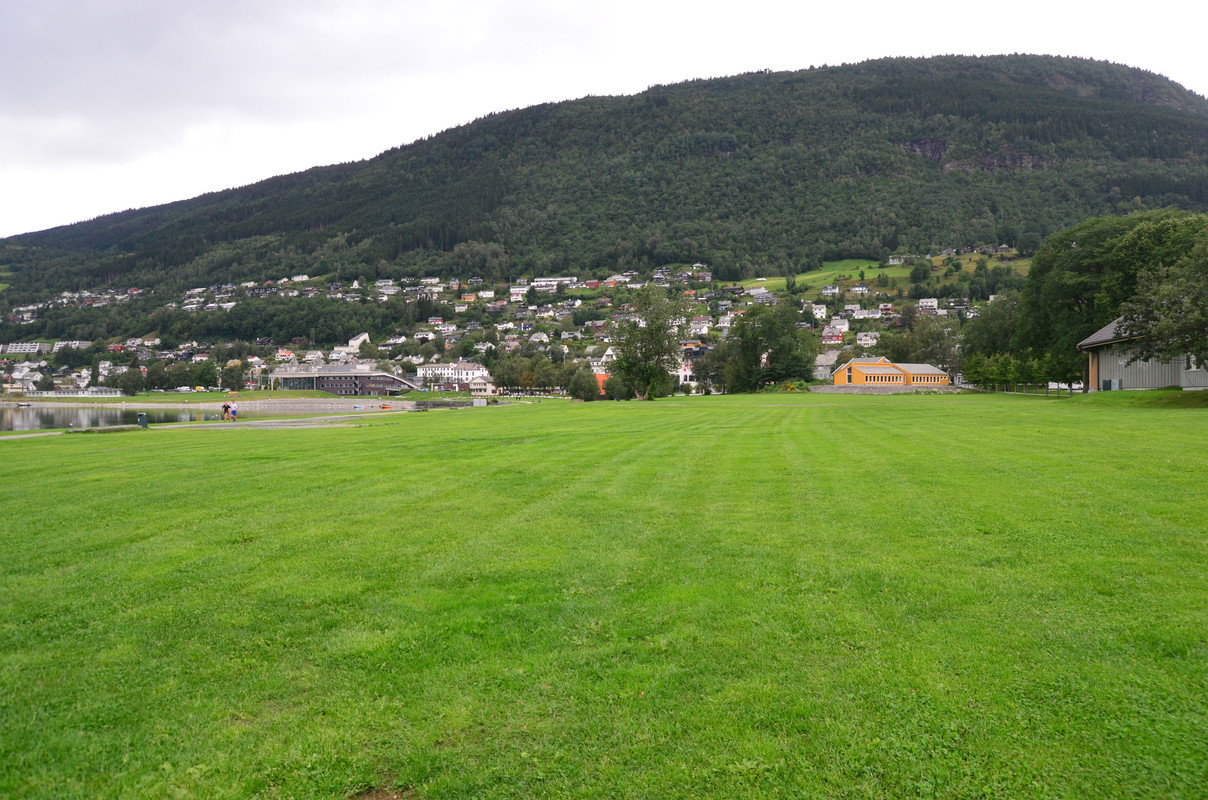 Noruega 10 días de cabañas y con niños - Blogs de Noruega - ETAPA 7- Crucero por el Fiordo Nærøyfjordenr, desde Kaupanger a Gudvangen (17)