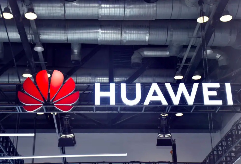 Huawei suspende operaciones y despide a empleados en Rusia debido a sanciones