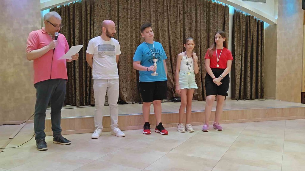 edessaies-skakistries-1