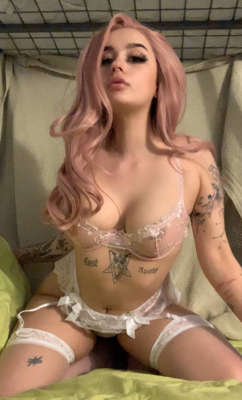 [Image: Liv-Little-Goatgirl666-Nude-Snapchat-5.jpg]