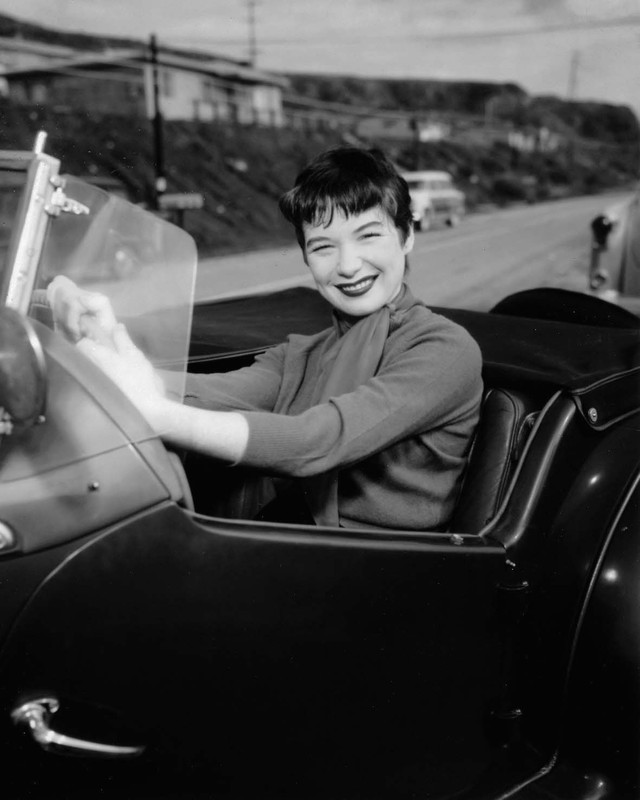 Shirley_MacLaine_c88