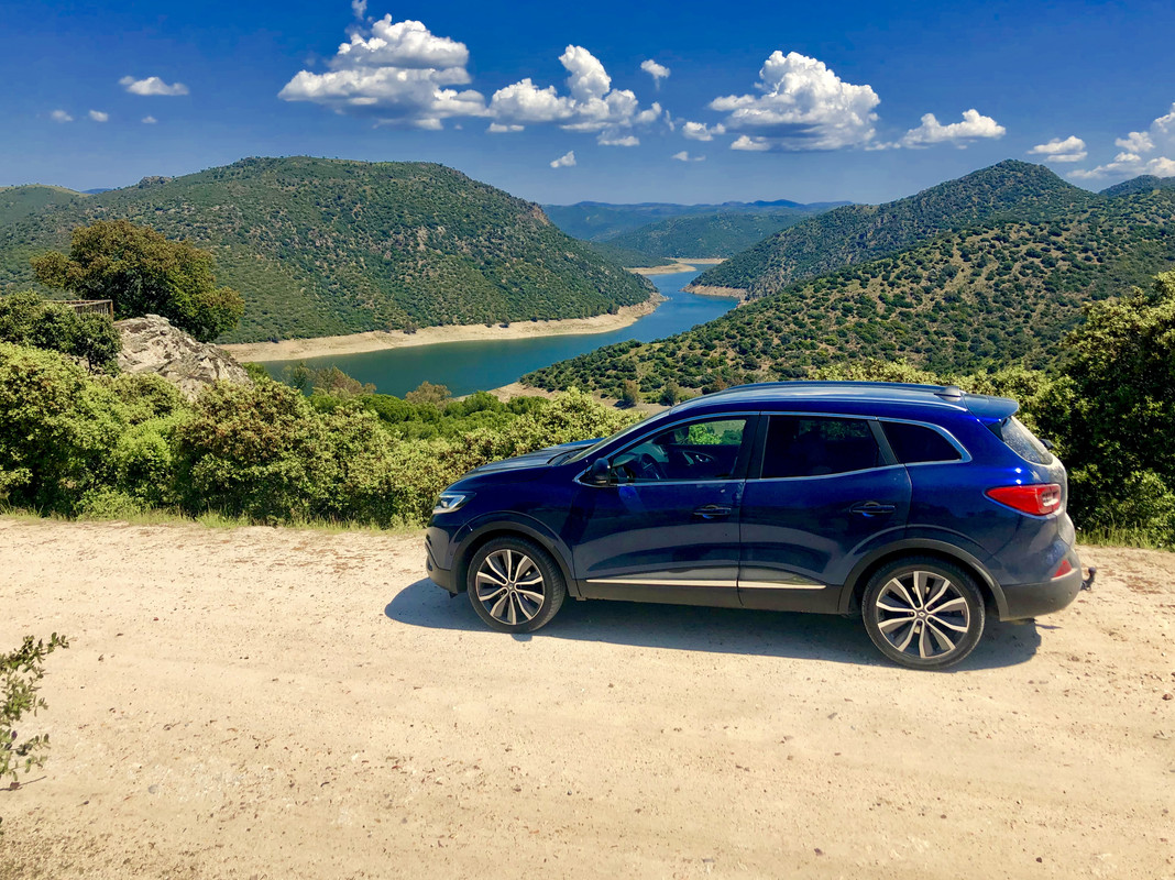 BCCE0FD4-F79D-4E19-BB76-AD141360FB12