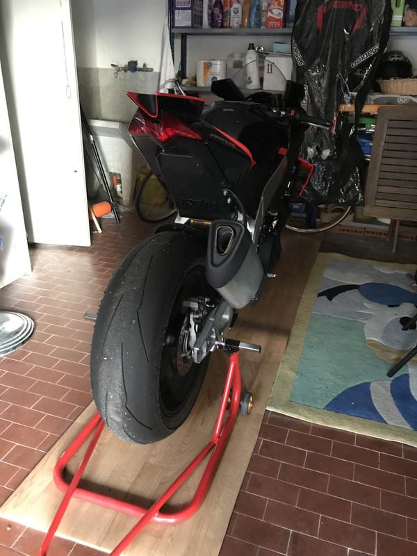 337B6DFF-A45D-4C44-823E-2E5B03969082