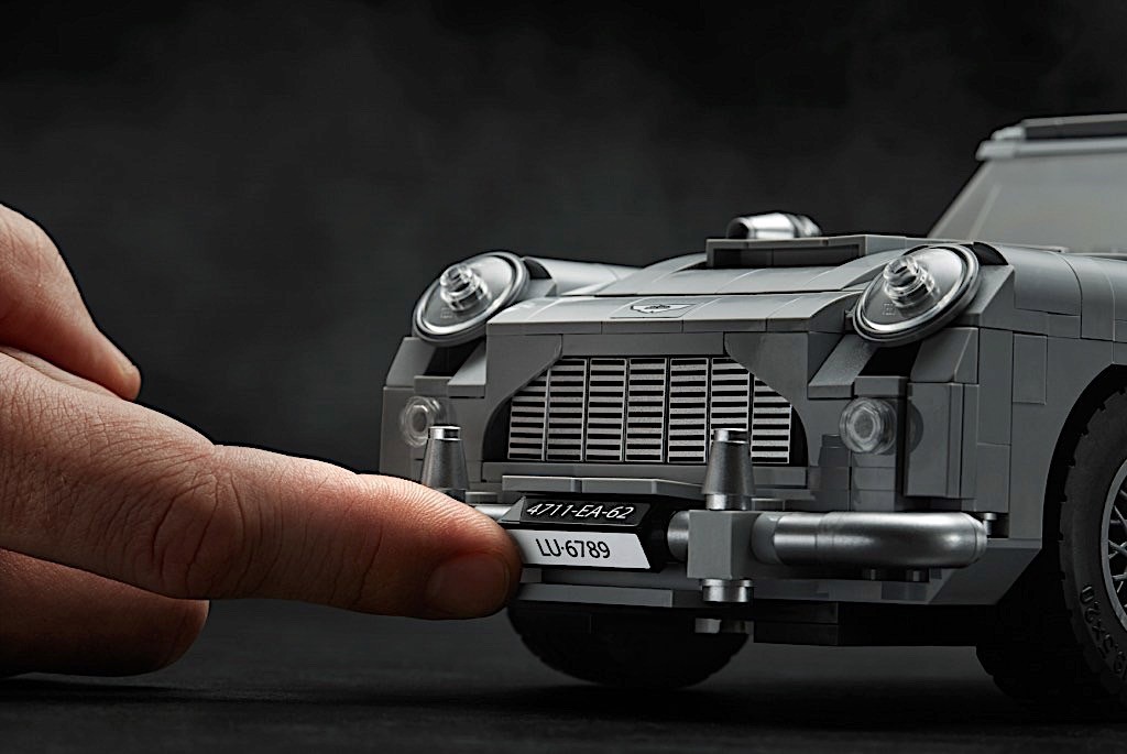 Aston Martin DB5 by Lego (25)