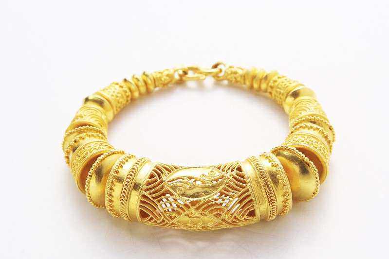 goldchunkybracelet.jpg