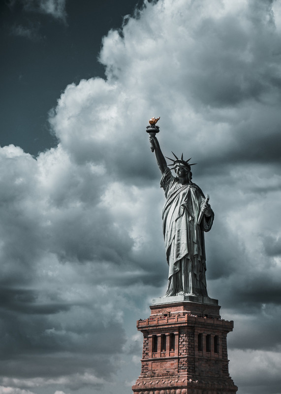 203817-cloud-new-york-statue-and-liberty-hd