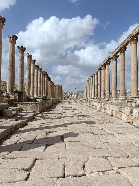 https://i.postimg.cc/5tnCwR7n/Jerash-25.jpg