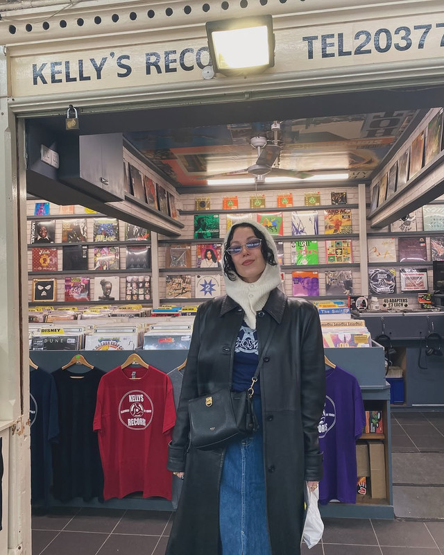 kelly-lee-owens-at-kellys-records