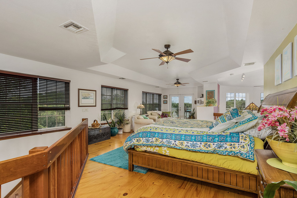 16900 Carolyn Lane