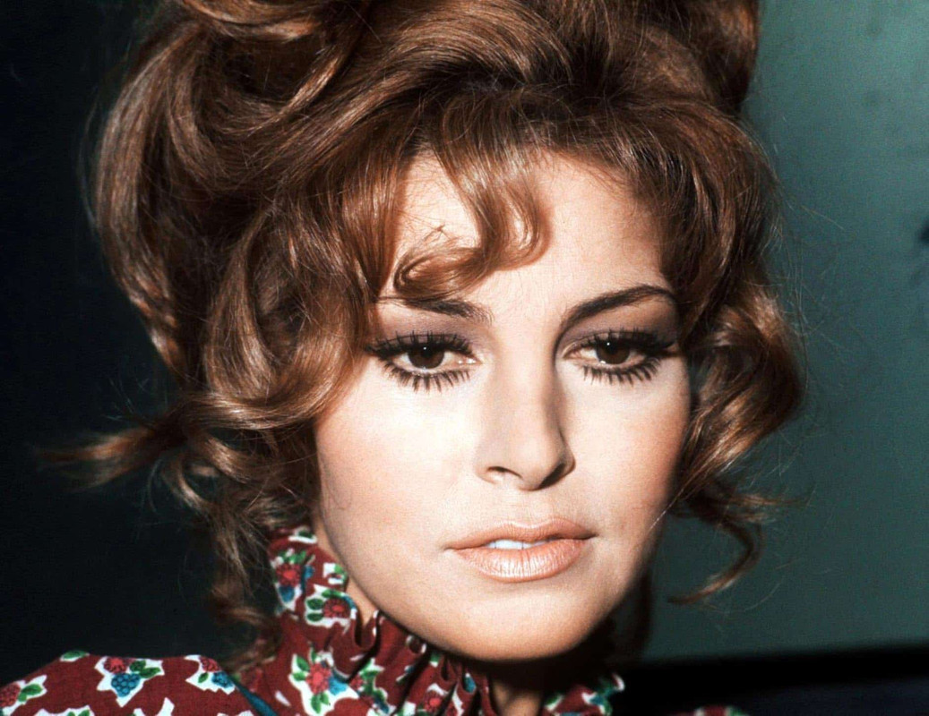 raquel_welch_d43