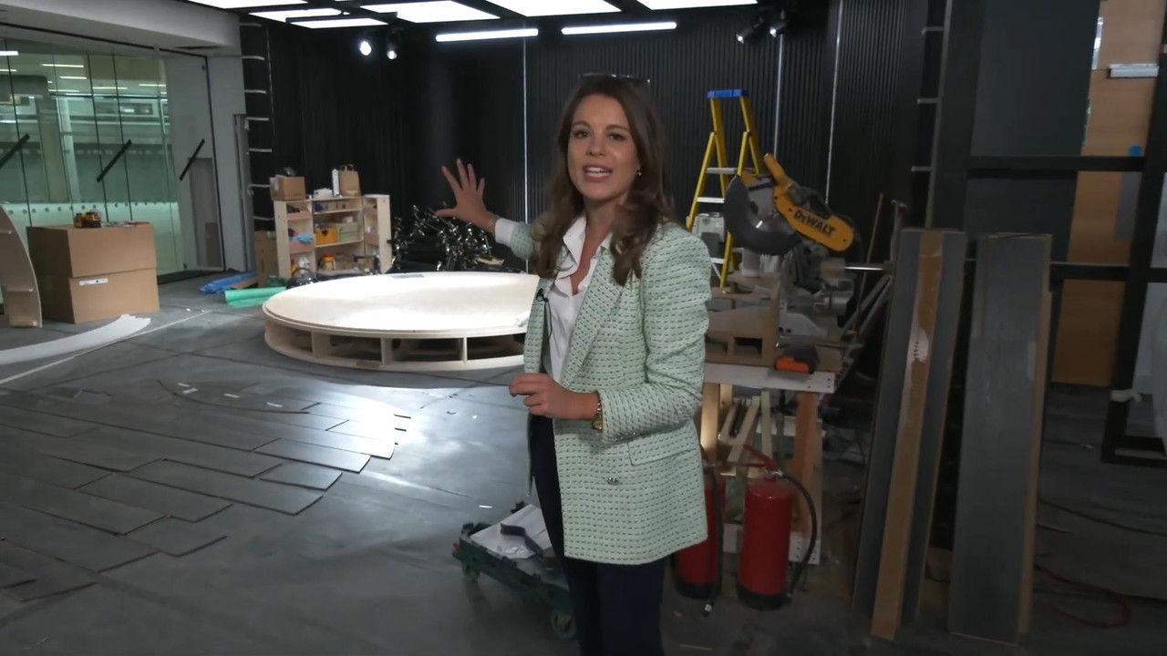 GB News Our studio is taking shape.mp4_snapshot_00.18_[2021.05.24_18.39.22]