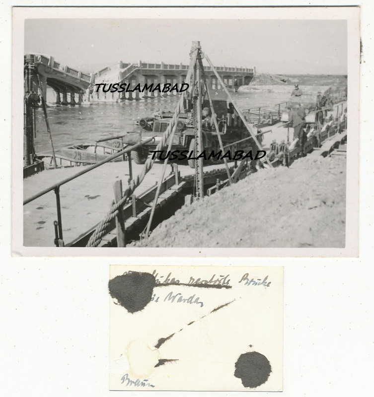 Zerstörung Fahrzeuge Flak Kanone montiert Wehrma