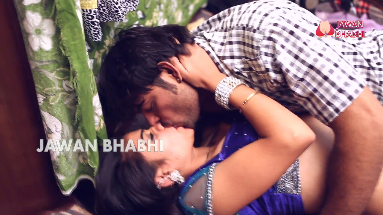 Garam Bhabhi Ki Bra Utari Tailor Ne.mp4_snapshot_05.48_[2021.09.25_15.53.07]