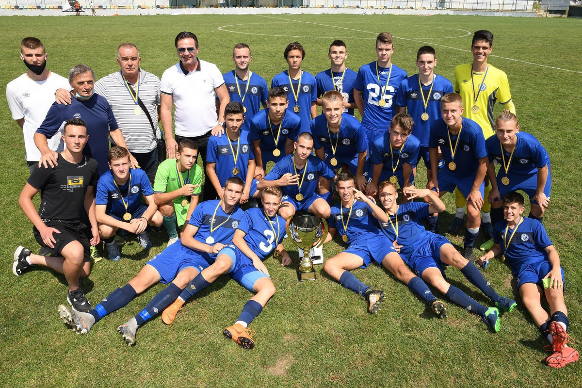 3F3930D7-DADF-4AFF-813A-F938B537A28D