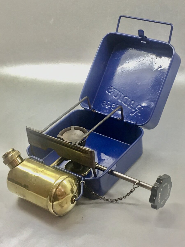 EE0824C9-501C-41A1-8D5B-3A21B36245C9