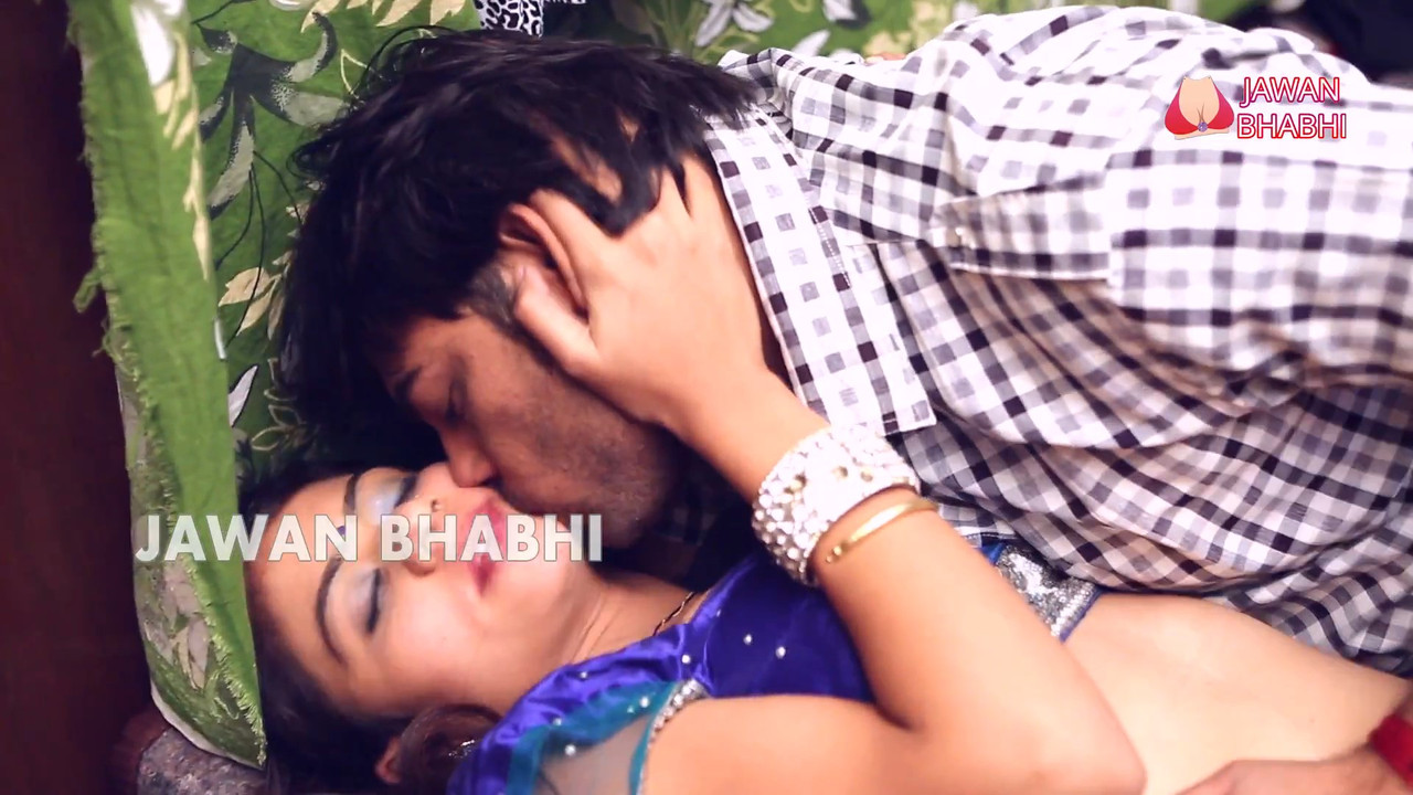 Garam Bhabhi Ki Bra Utari Tailor Ne.mp4_snapshot_04.18_[2021.09.25_15.51.24]