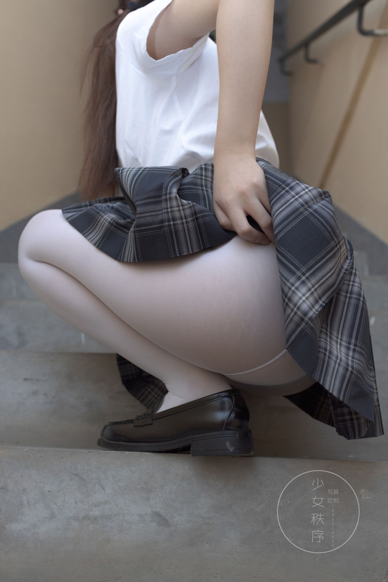 少女秩序r18《内部定制 003》，一双白丝诱脚，让男人想吃的感觉插图7