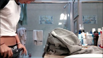 [Image: Voyeur59785110853.jpg]