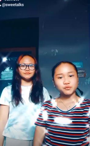 Amanda dan temannya saat main TikTok