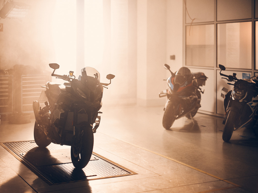 P90507443_highRes_bmw-m-1000-xr-protot