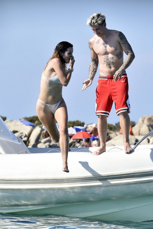 Bella-Thorne-CelebsView.Com-1-5-1024x1538 (12)