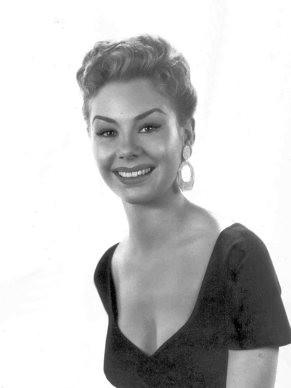Mitzi_Gaynor_b46