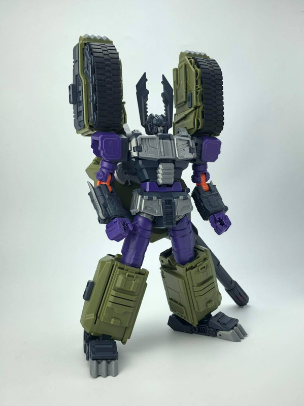 MB-17-MEG-TYRANNO-10