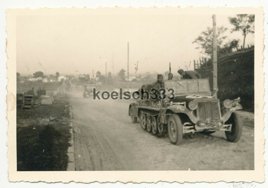 Foto Pionier Bataillon 672 - 6. Armee Russlandfeldzug Panzerjäger Halbkette !