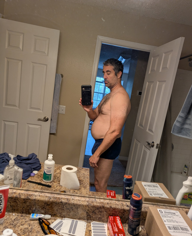 Máni before: side view with belly