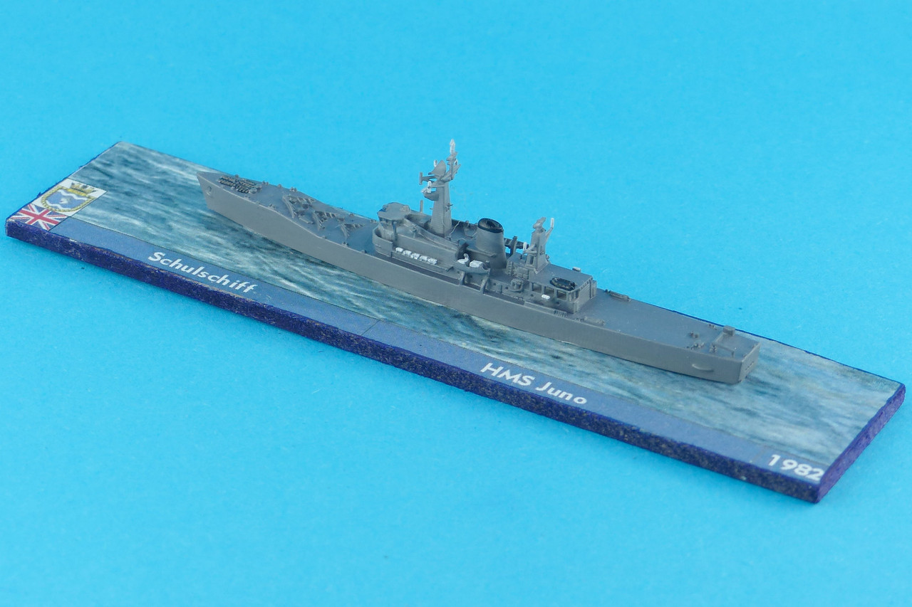 08 Mo MF100 HMS Juno 1982 3