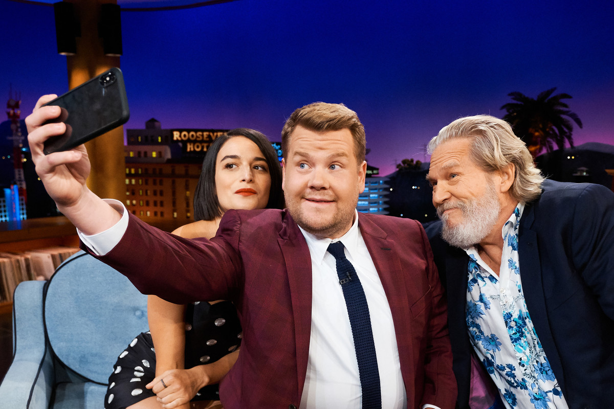 jenny-slate-the-late-late-show-with-james-corden-october-3rd-201