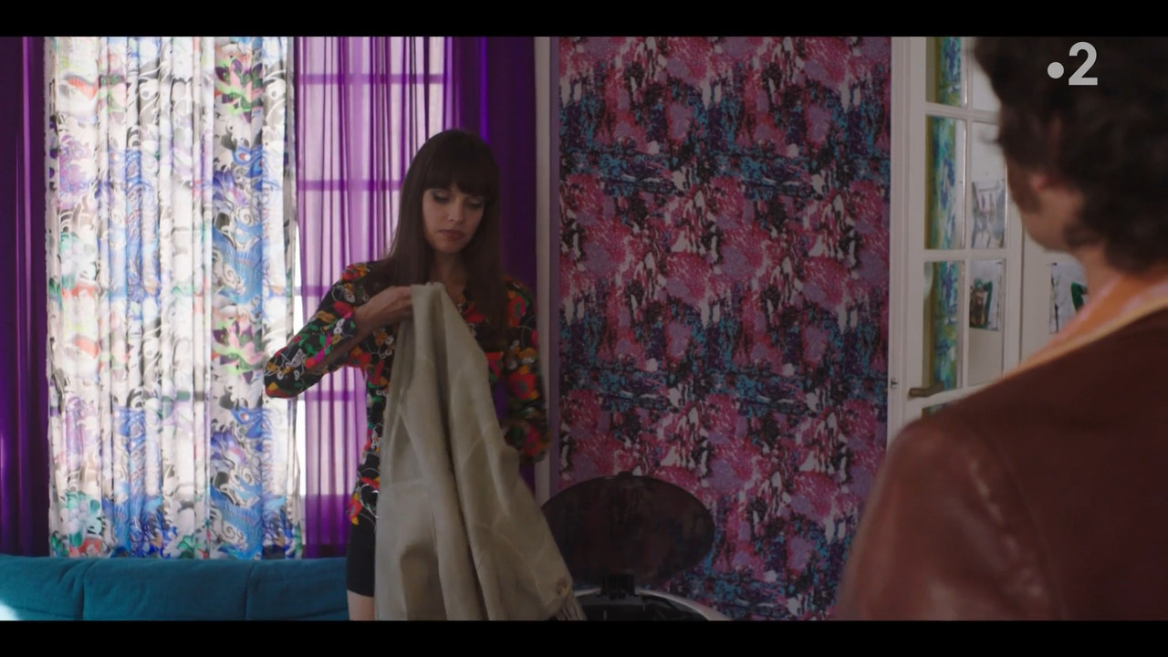 2022-05-13_21_10_Fr2_Les-petits-meurtres-d-Agatha-Christie-70-s_3x2_La-chambre-noire.mp4_snapshot_17