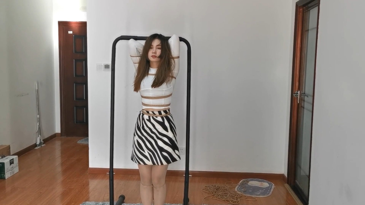 奥特曼 婉瑜紧缚放置加挠痒痒.mp4_20211216_130949.008