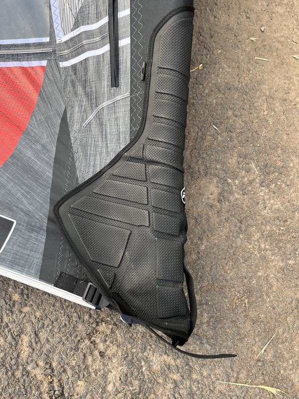 EE5282BF-4774-4022-9A4E-9E73EF38AA8B