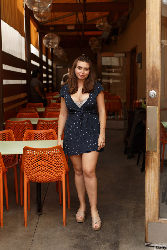 full_001_1253281404376130