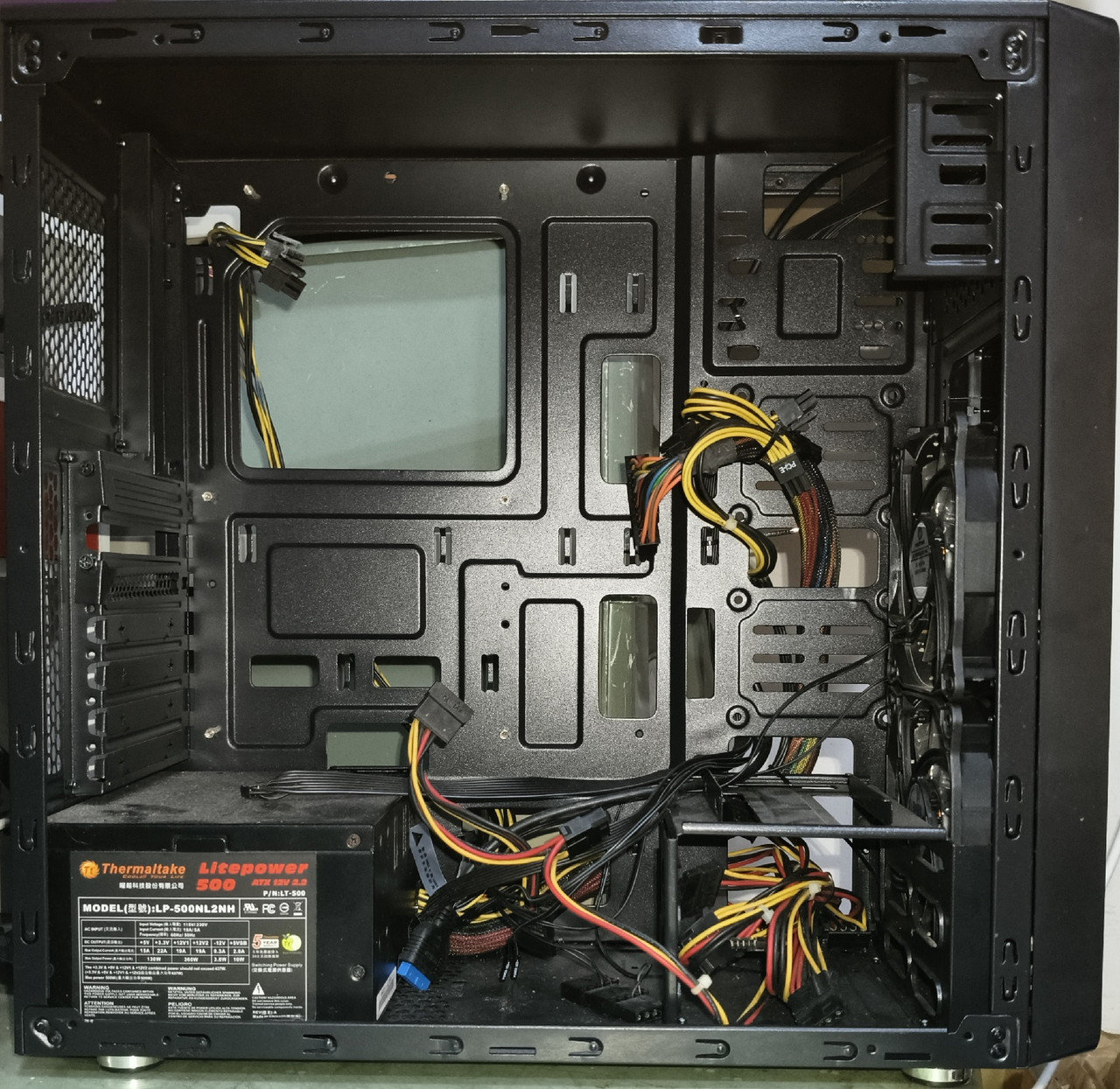 君主破壞俠機殼 曜越電源