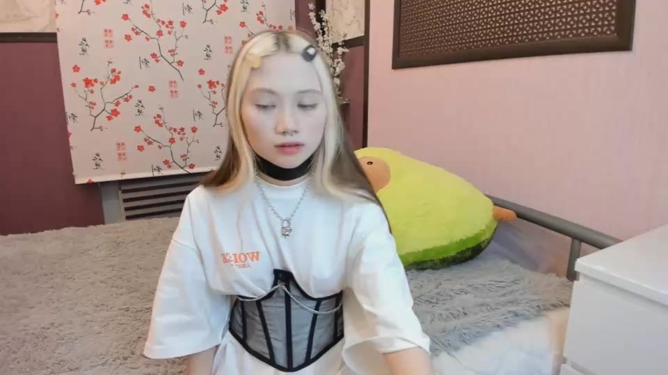 Celine_close Chaturbate Apr 27 2021 00-21-33