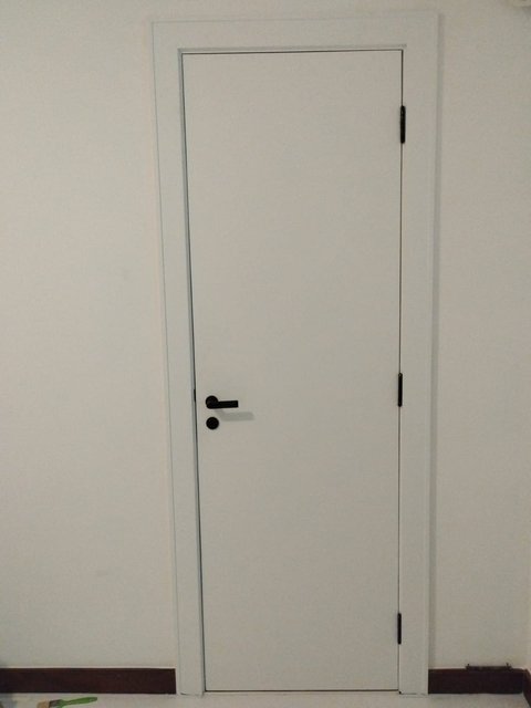 Envelopamento de porta residencial moderna - Re9 Envelopamentos