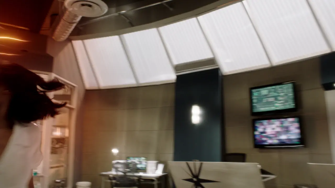 The.Flash.S04E01.La.rinascita.di.Flash.1080p.BDRip.Untouched.ITA.ENG.AC3.DTS-HD.x264-BlackBit[screen