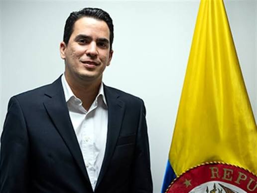 [Imagen: Luis-Ariza-RRSS.jpg]