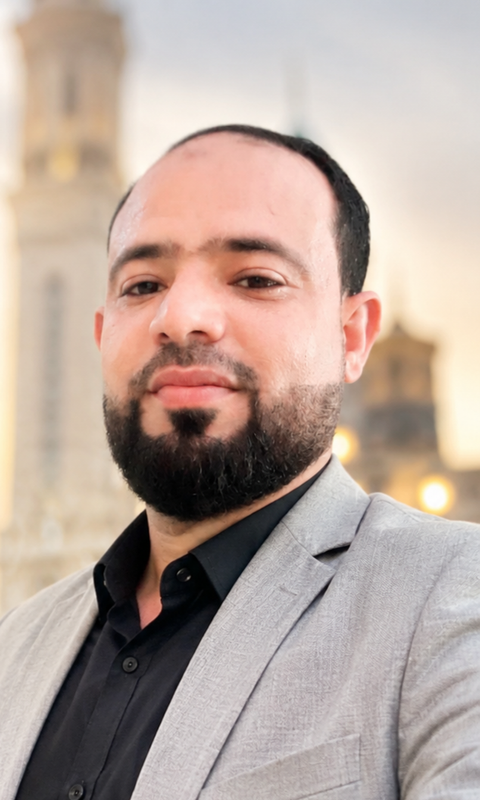 المصمم يحيى الشكري