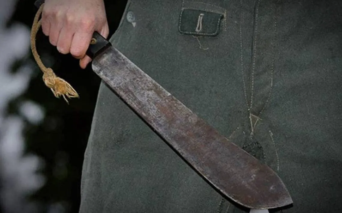 Asesinan a machetazos a un ancianito en Puebla