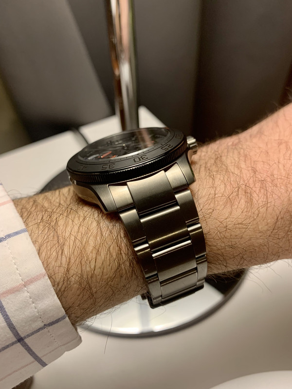 E0A7BD5D-6FEF-4B2E-A04B-F9F05E0DC1DE