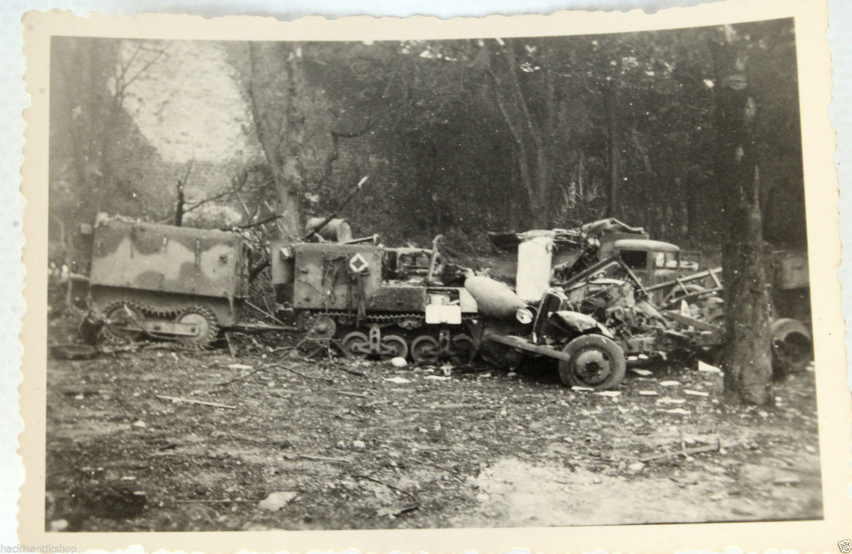 Original WK2 Foto zerstörte französische Kolonne