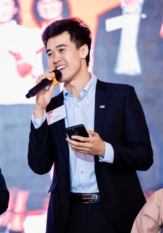 Chân dung Võ Thế Dũng
